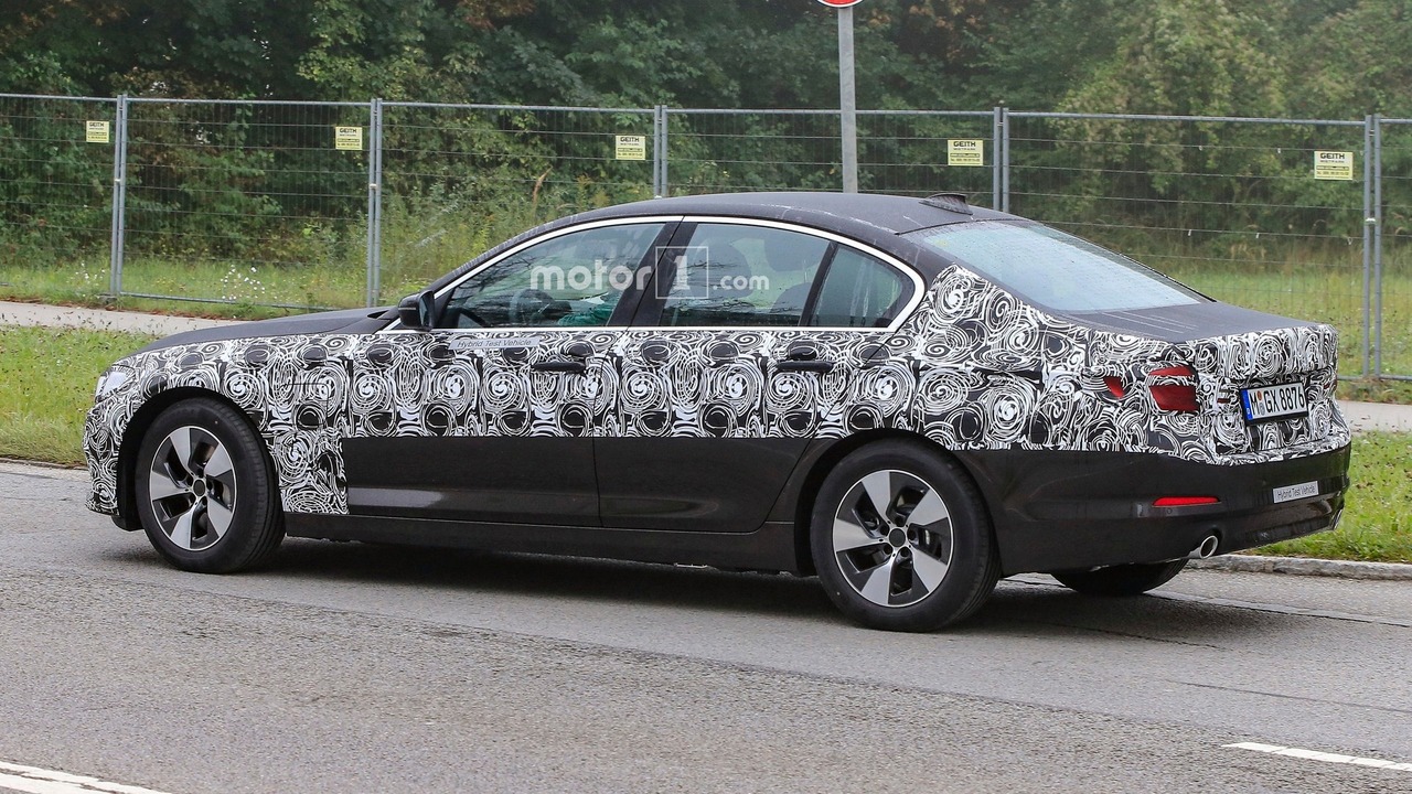 New BMW 5 Series spy photo