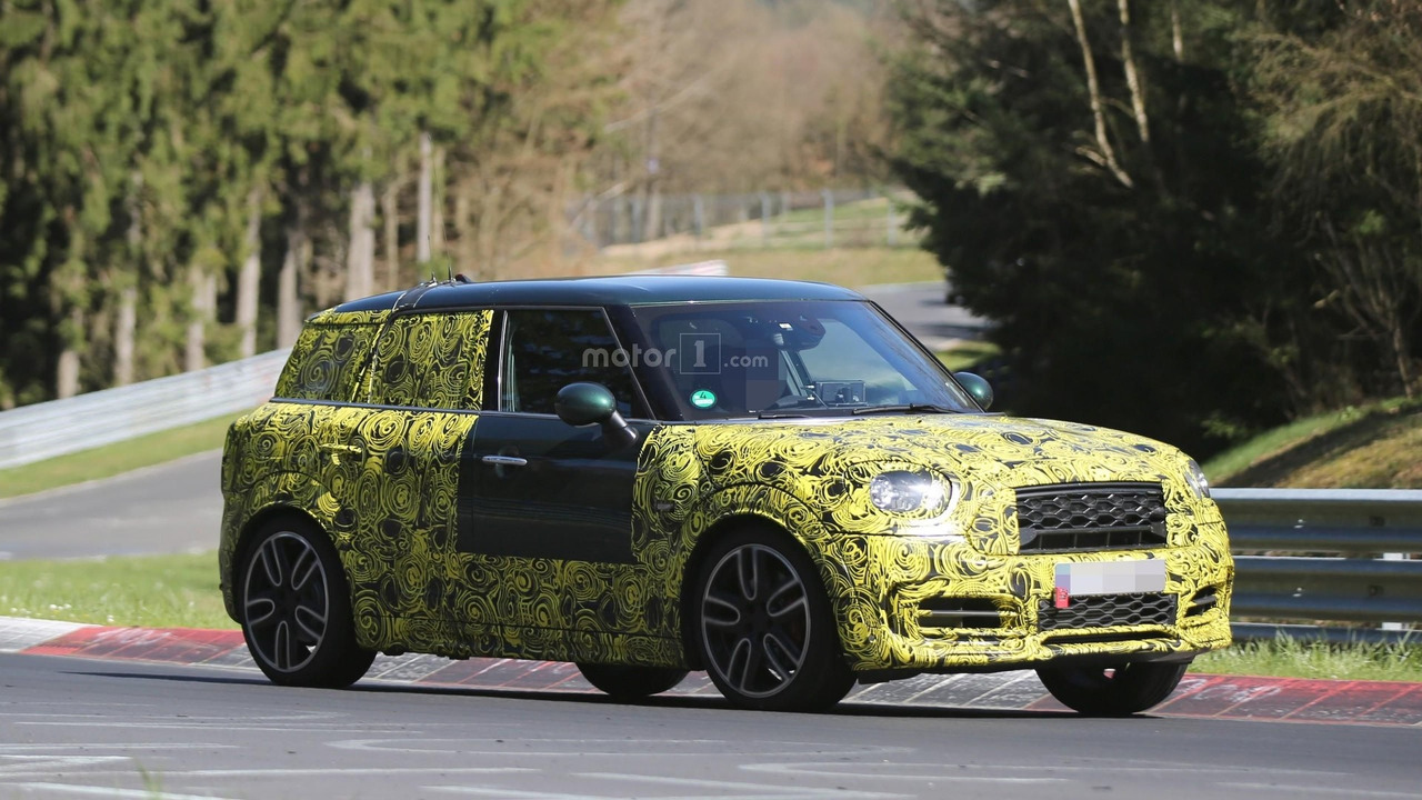 2017 Mini Countryman JCW spy photos