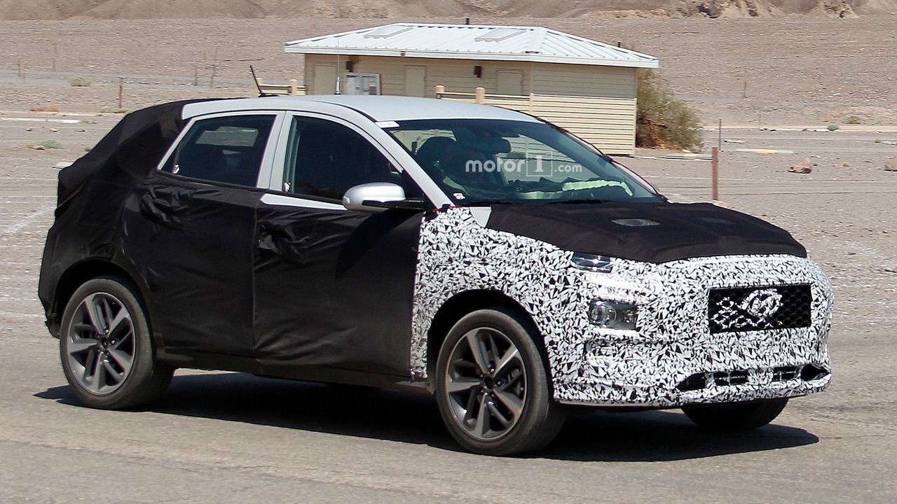 hyundai-compact-crossover-spy-shots.jpg
