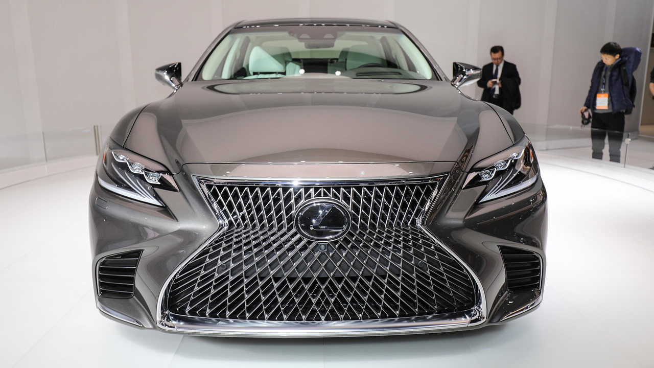 2018 Lexus LS: Detroit 2017