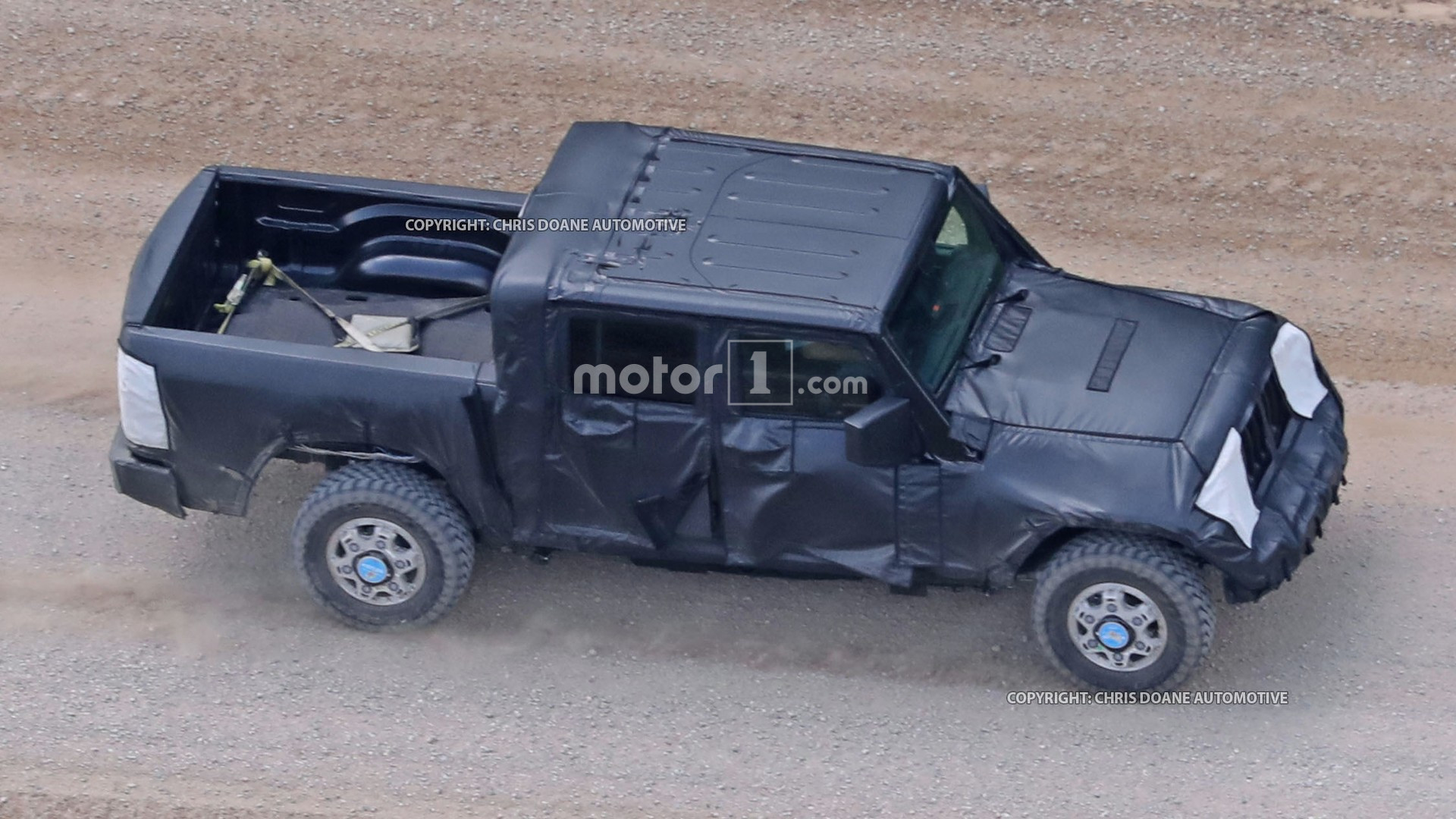 jeep-wrangler-pickup-spy-photos.jpg