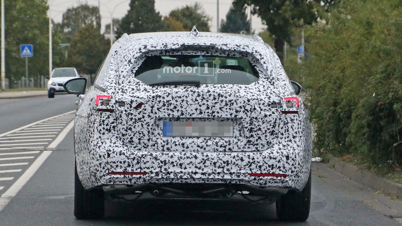 2017 Opel Insignia Sports Tourer spy photo