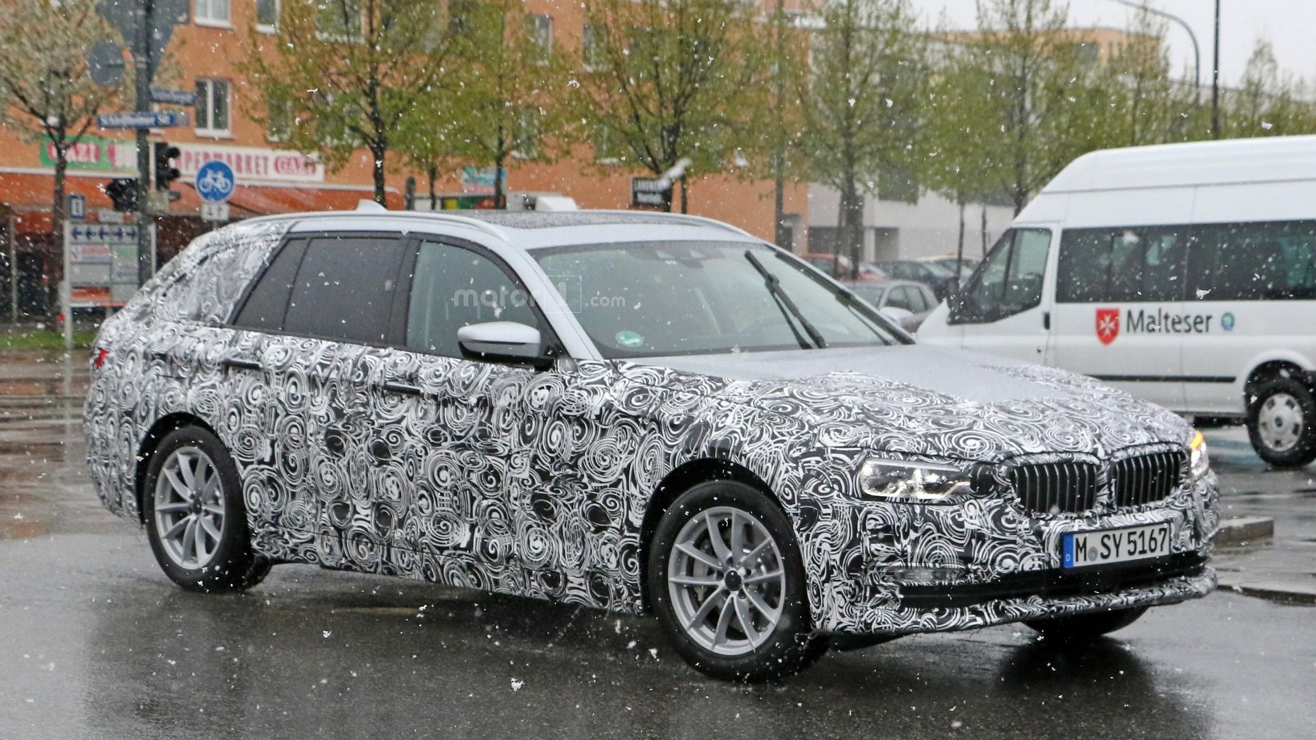 2016/2017 ~ BMW SÉRIE 5 G30/G31 - SÉRIE 5 GT G32 - M5 F90 2017-bmw-5-series-touring-spy-photo