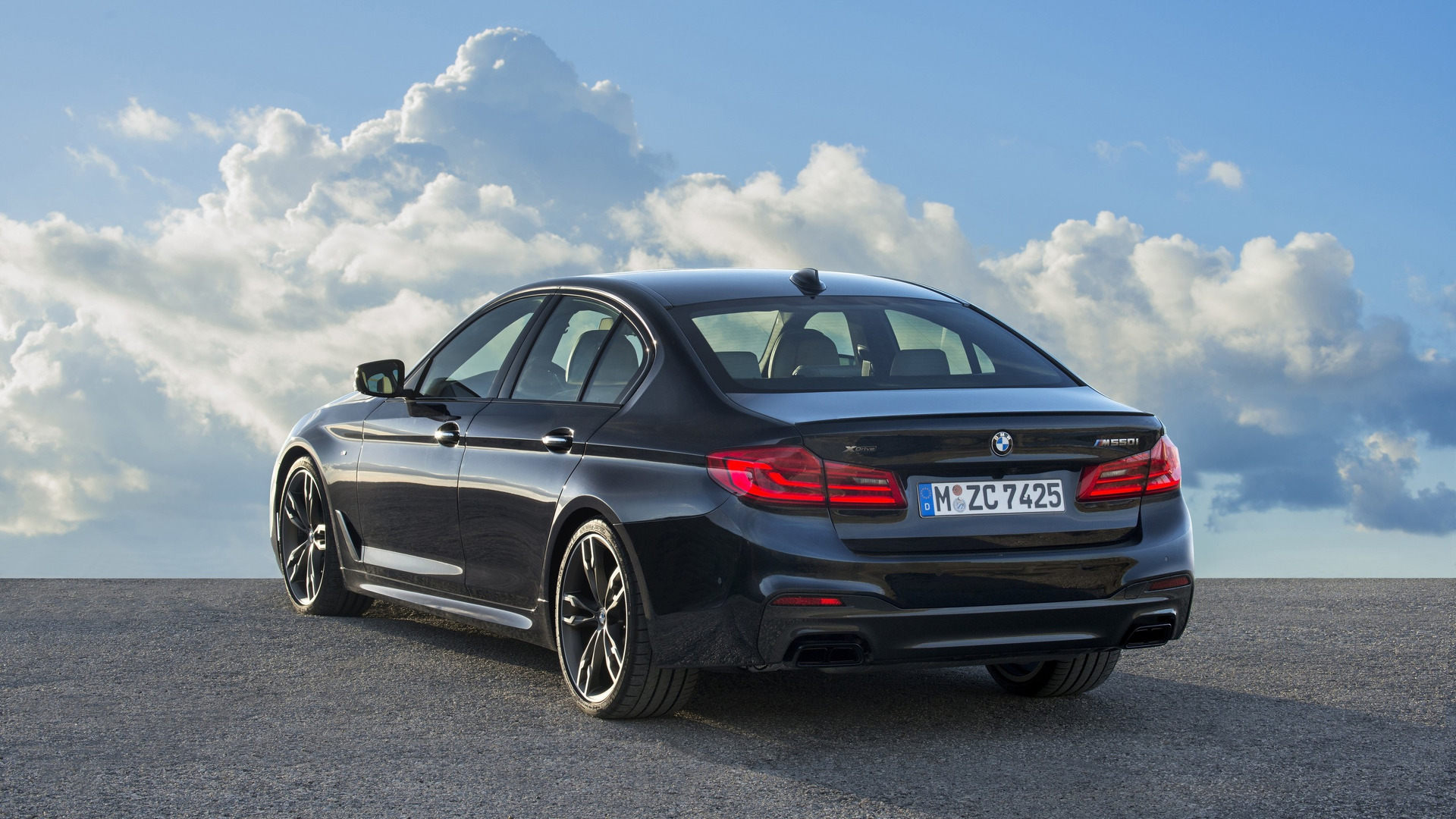 bmw-m550i-xdrive-euro-spec-model.jpg