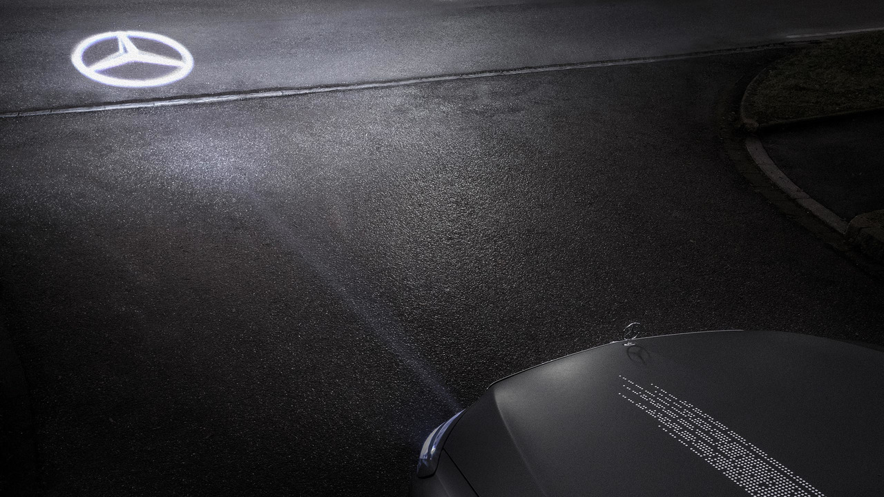 mercedes-benz-digital-light-headlights.jpg