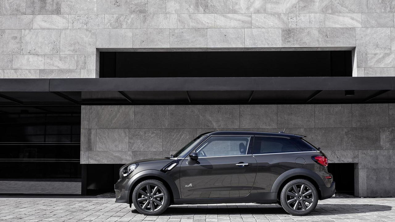 http://icdn-4.motor1.com/images/mgl/ypmqG/s3/2014-469841-2015-mini-paceman-facelift1.jpg