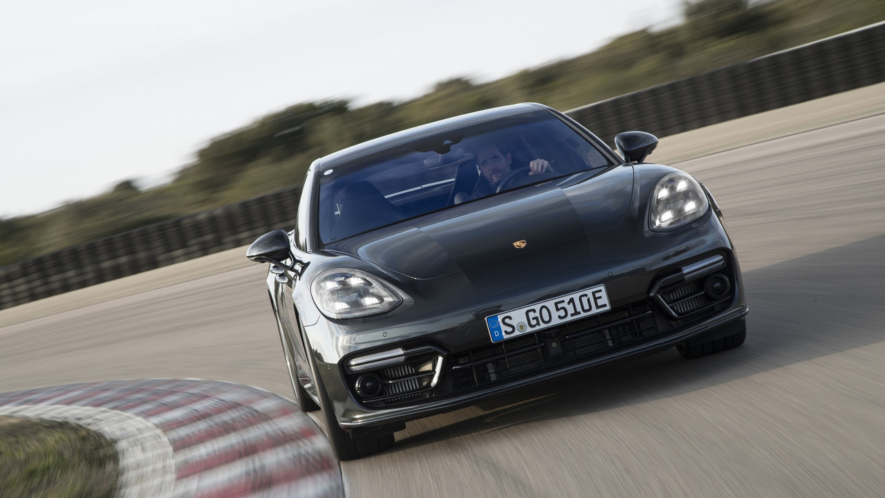 2018 Porsche Panamera Turbo S E-Hybrid